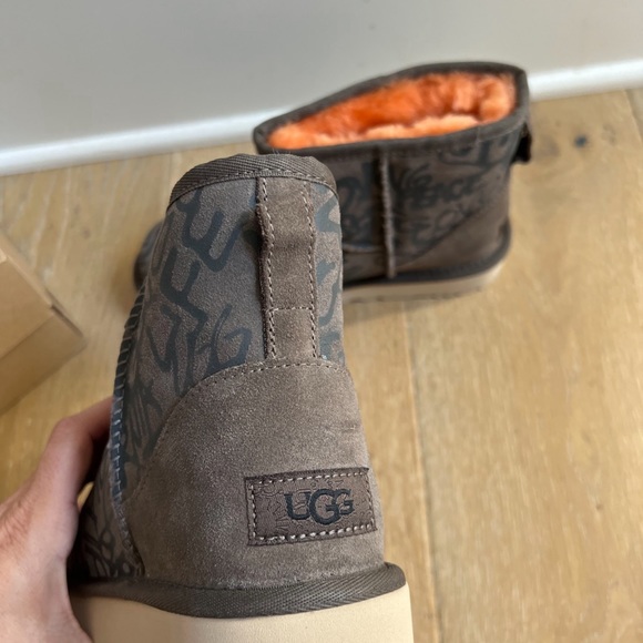 UGG Shoes - Graffiti Uggs